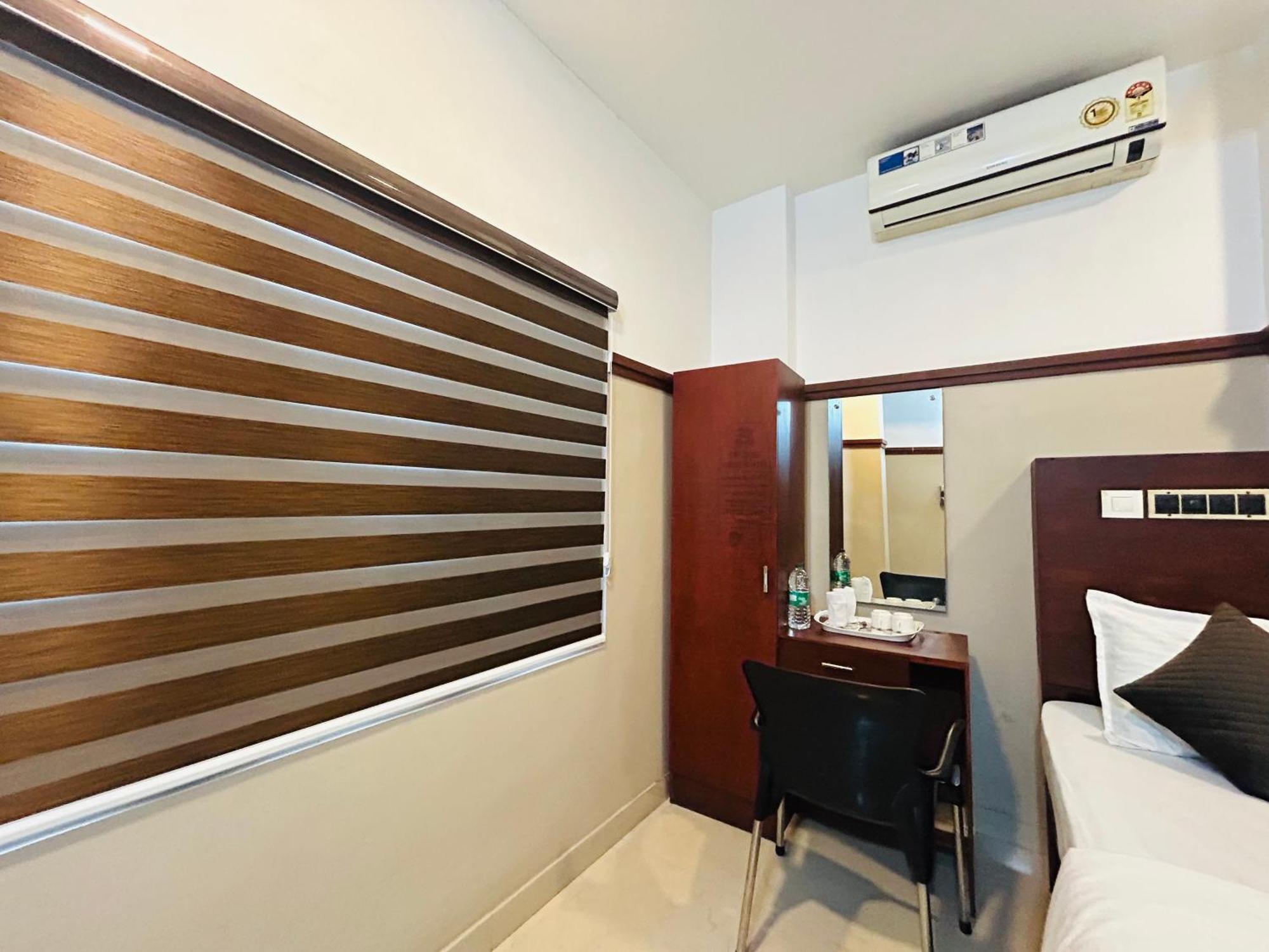 Rio Rooms Medical College Kozhikode Esterno foto