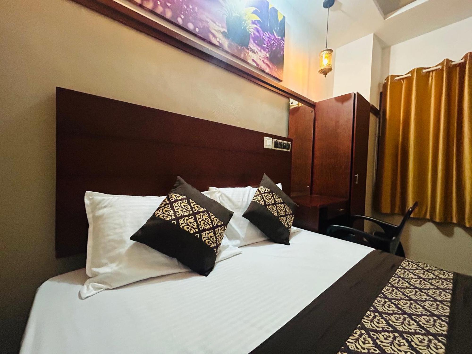 Rio Rooms Medical College Kozhikode Esterno foto