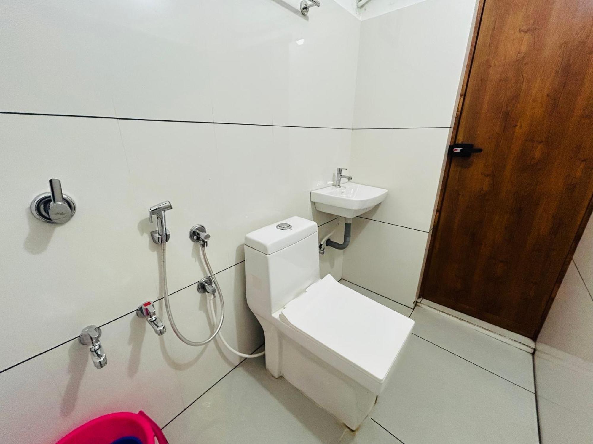 Rio Rooms Medical College Kozhikode Esterno foto